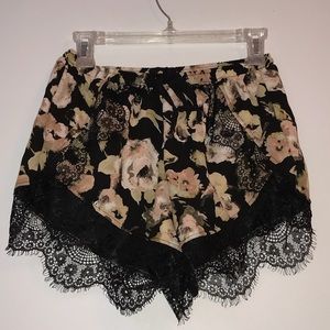 urban outfitters floral shorts